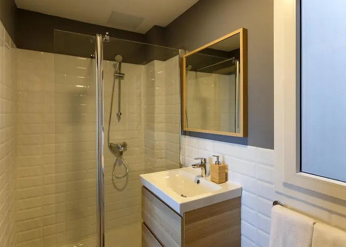 Frente A La Playa De Canteras S2 *